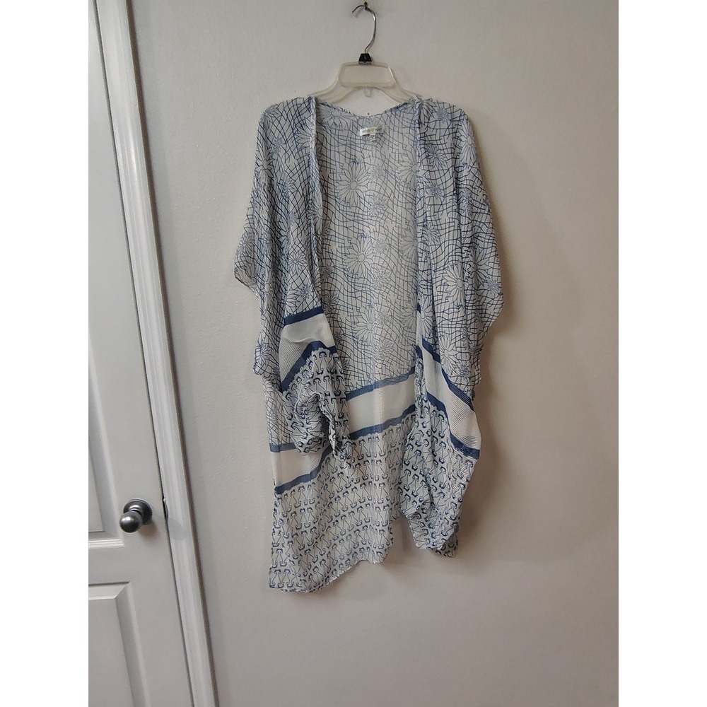 Woven‎ Heart Blue White Geometric Floral Sheer Kimono Wrap Cardigan One Size